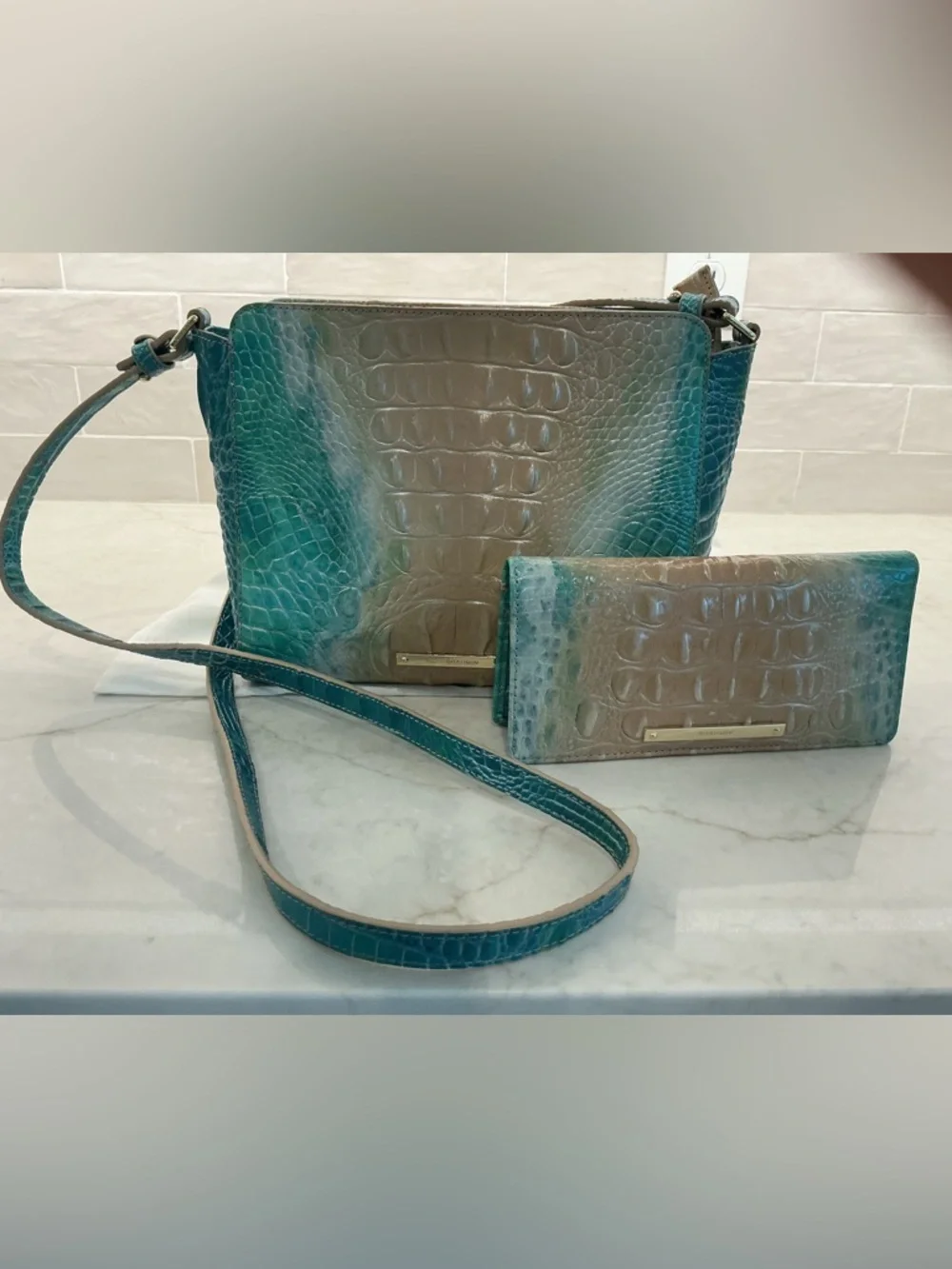 Brahmin Carrie Crossbody & Matching Ady Wallet in Ocean Ombre - EUC - Picture 1 of 11